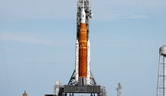 Cách theo dõi trực tiếp khoảnh khắc các nhà du hành trên Artemis II hạ cánh xuống Trái Đất