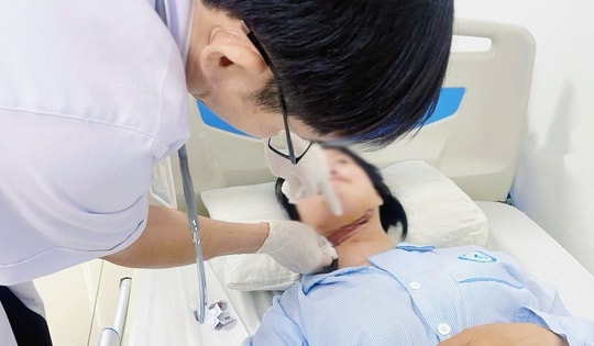 Nữ sinh bị dây điện quấn vào cổ trên đường đi học về