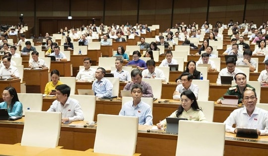 Quốc hội sắp biểu quyết giảm 3 sắc thuế với xăng, dầu