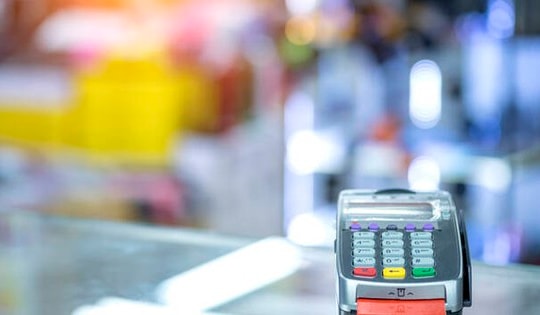 Xã hội không tiền mặt trở thành xu hướng toàn cầu