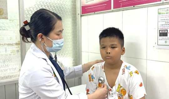 Gần 200 học sinh Trường Bình Quới Tây nghi bị ngộ độc