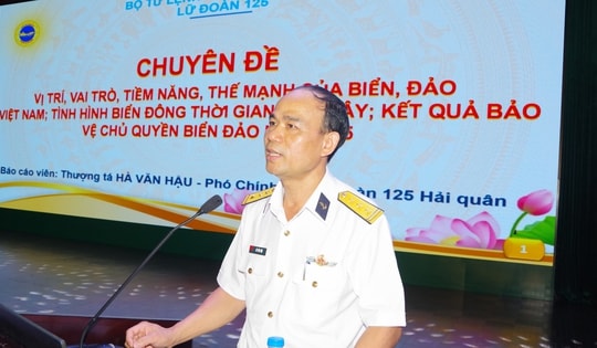 Tuyên truyền về biển, đảo cho nhiều cán bộ, người dân và học sinh ở TPHCM