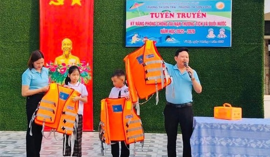 Trang bị 'vàng' giúp trẻ phòng chống đuối nước