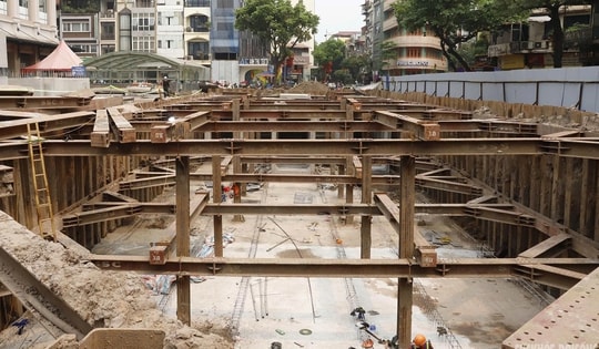 Cận cảnh 'siêu bể' chống ngập dưới lòng phố cổ Hà Nội