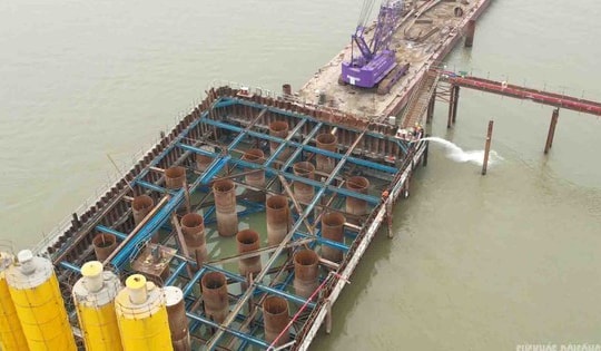 Cầu Trần Hưng Đạo tăng tốc thi công, chạy đua trước mùa lũ