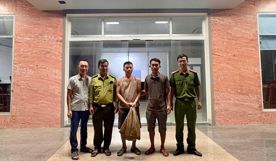 Giao nộp 2 con vật quý hiếm thuộc diện có nguy cơ tuyệt chủng