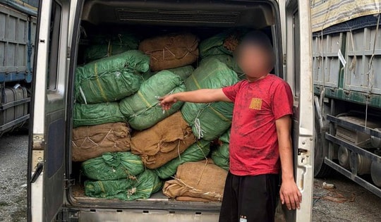 Phát hiện, thu giữ hơn 5 tấn nguyên liệu thuốc lá không rõ nguồn gốc