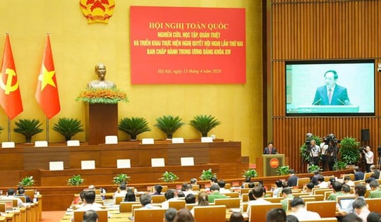 Công tác chính trị, tư tưởng: Nhiệm vụ 'không có khoảng trống' trong xây dựng Đảng