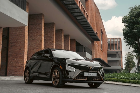 Bảng giá xe VinFast VF 7 mới nhất tháng 4/2026