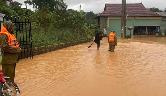 Bắt quả tang nhóm người vận chuyển gần 60kg vảy nghi tê tê ở Cao Bằng
