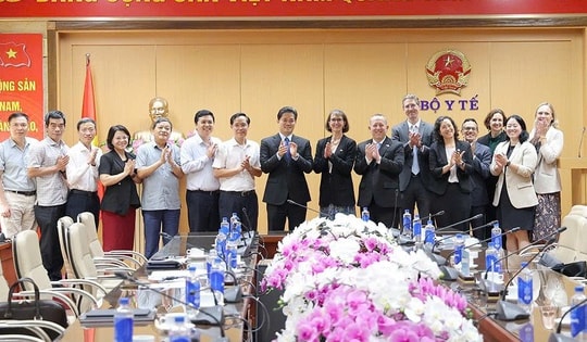 Thứ trưởng Thường trực Vũ Mạnh Hà tiếp Phó Trợ lý Bộ trưởng, Cục An ninh y tế toàn cầu và ngoại giao, Bộ Ngoại giao Hoa Kỳ