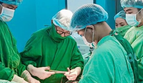 Giành lại sự sống cho nam thanh niên 18 tuổi sốc đa chấn thương sau tai nạn giao thông