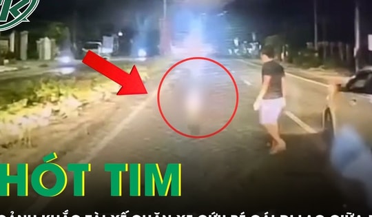 Khoảnh khắc tài xế chặn xe giữa đường, cứu bé gái đi lạc giữa đêm ở TPHCM