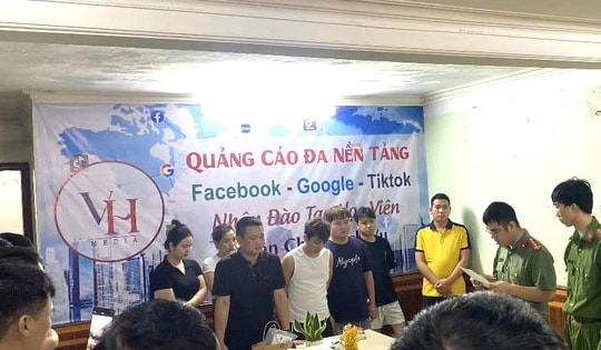 Thuê người đóng vai bệnh nhân, dàn dựng quay clip để bán thuốc chữa bệnh giả