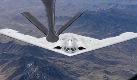 'Sát thủ tàng hình' B-21 Mỹ hoàn thành thử nghiệm tiếp nhiên liệu trên không đầu tiên