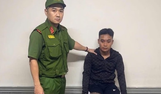 Hai thanh niên đánh nhau bằng dao giữa phố, 1 người tử vong