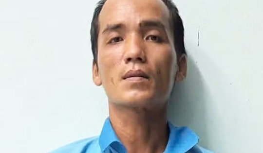 Xin đi nhờ xe rồi dụ dỗ bé gái vào quán cà phê chòi để 'làm trò đồi bại'