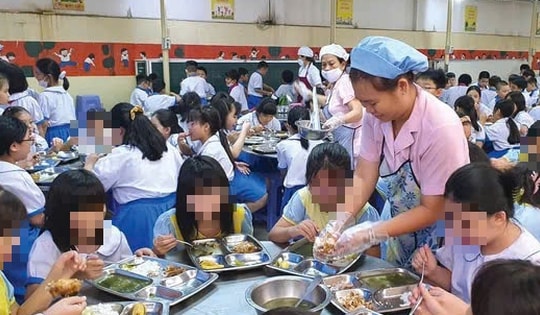 Hà Nội yêu cầu công khai thông tin suất ăn của học sinh
