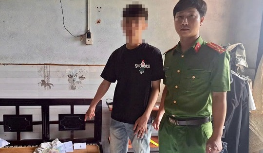 Cướp giật tiền trên tay cụ ông 72 tuổi, thanh niên 18 tuổi bị bắt sau hơn 12 giờ gây án