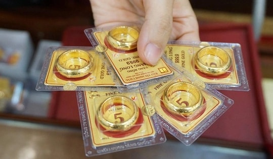 Chốt giá vàng hôm nay ngày 16/4 giảm cực mạnh