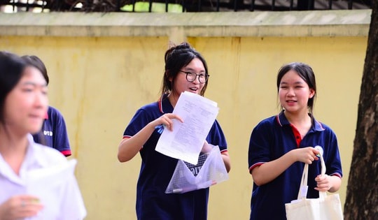 'Giờ vàng' cuối cùng cho cuộc đua vào lớp 10 công lập tại Hà Nội