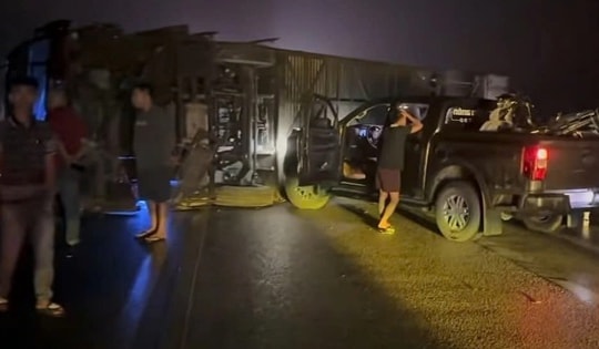 Liên tiếp 2 vụ tai nạn trong đêm trên cao tốc Nội Bài – Lào Cai, 5 người bị thương