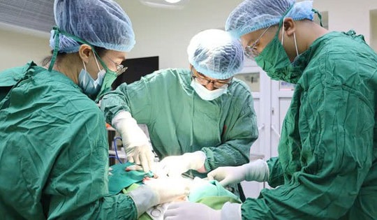 Nữ sinh 16 tuổi phải cắt bỏ toàn bộ tuyến giáp, bác sĩ cảnh báo gì?