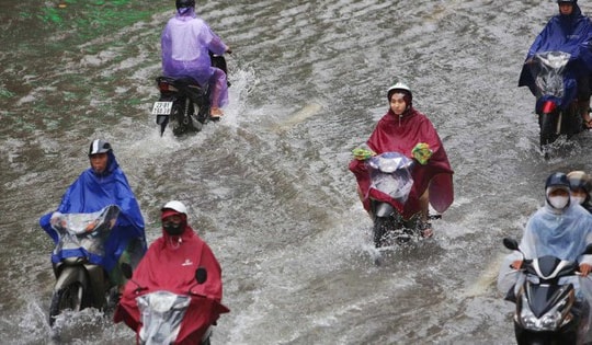 Nhiều nơi tiếp tục mưa dông mạnh, đề phòng mưa đá