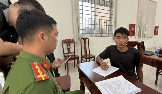 Bắt thanh niên 19 tuổi không có bằng lái, trộm cắp ô tô rồi lái trên phố