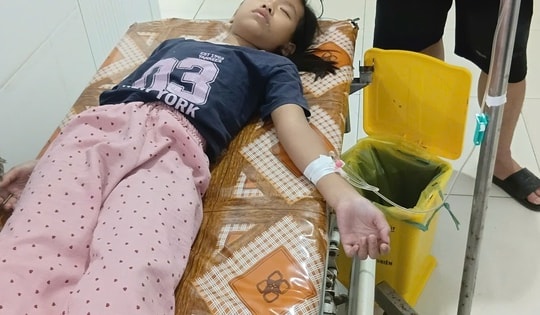 Hơn 20 người nhập viện ở Nghệ An nghi ngộ độc sau ăn bánh mì