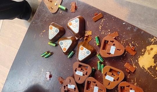 Cục Tần số vô tuyến điện nói gì về vụ nút bấm gọi đồ quán cà phê ở Hà Nội gây tê liệt chìa khóa thông minh