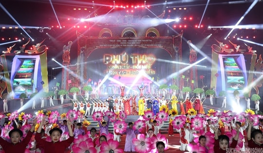 Rực rỡ đêm khai mạc Lễ hội Đền Hùng 2026