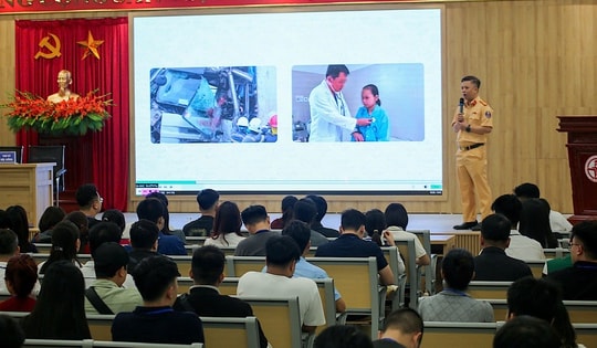 Học viên nói gì khi xem video tai nạn giao thông trước giờ sát hạch?