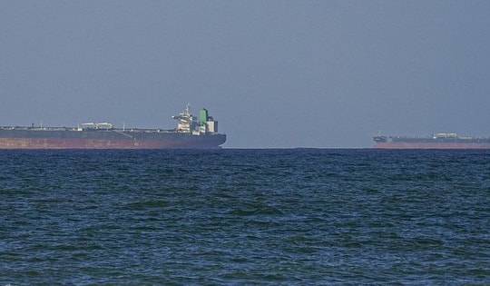 Iran đe dọa tấn công các tàu đang tiến vào eo biển Hormuz