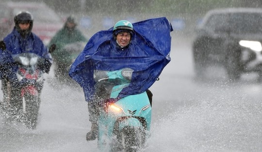 Cảnh báo mưa dông, lốc sét nhiều khu vực chiều tối và đêm nay