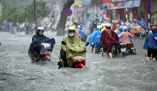 Cảnh báo mưa dông kèm lốc sét, mưa đá ở Hà Nội sáng nay