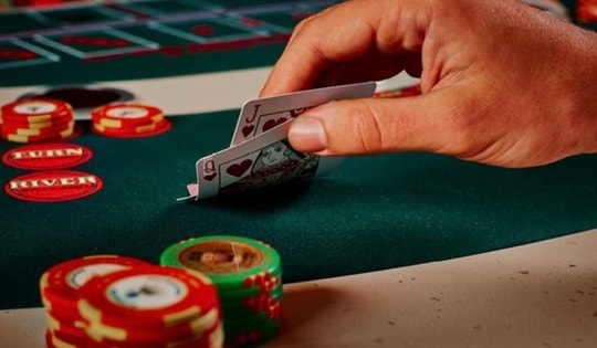 Chơi poker có vi phạm pháp luật không?