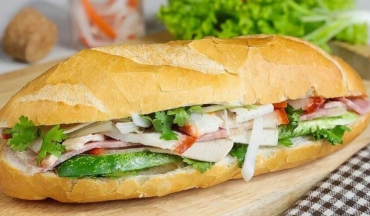 Bộ Y tế đề nghị điều tra, xử lý vụ hơn 20 người nhập viện nghi ngộ độc sau ăn bánh mì tại Nghệ An