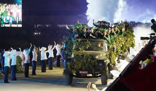 Tái hiện thời hoa lửa trên Bến phà Gianh