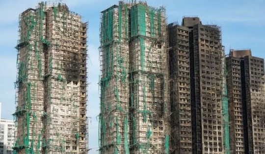 Hàng nghìn người được trở lại nhà sau thảm kịch cháy chung cư ở Hong Kong (Trung Quốc)