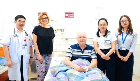 Cứu sống du khách Pháp bị nhồi máu cơ tim khi đang du lịch tại Quảng Ninh