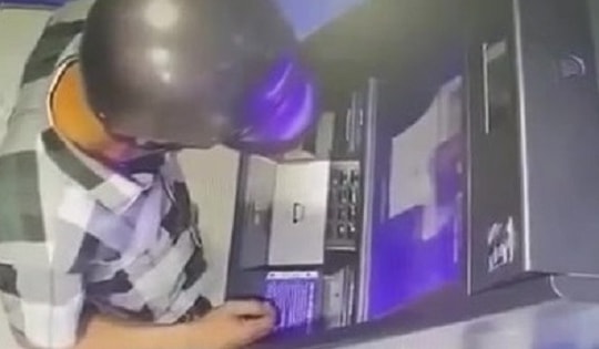 Người lấy 128 triệu do người khác bỏ quên ở trụ ATM có thể bị xử lý thế nào?