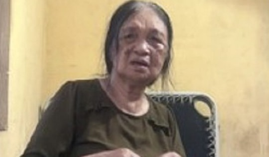 Công an giúp bà cụ 77 tuổi tìm lại được gia đình giữa dòng người đi lễ hội Đền Hùng