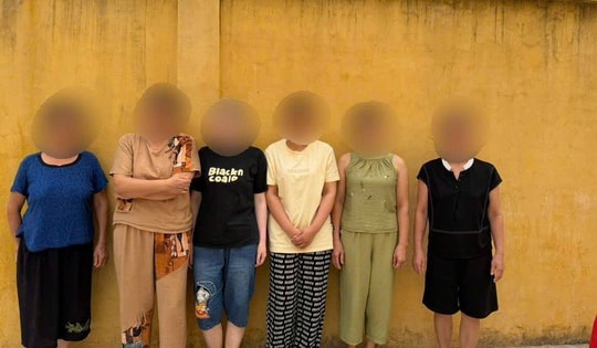 'Nhà cái' bị bắt, lộ nhóm phụ nữ mê chơi đề