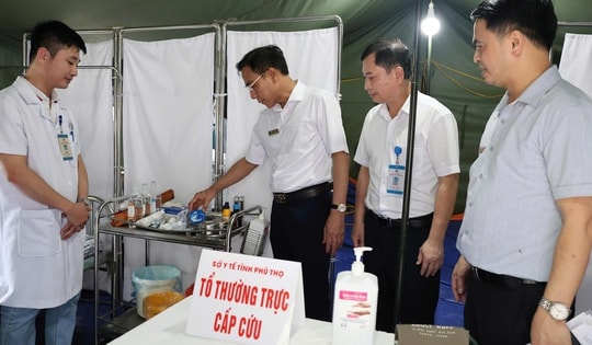 11 tổ y tế túc trực tại Đền Hùng, sẵn sàng hỗ trợ người dân