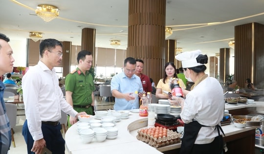 Kiểm tra an toàn thực phẩm tại loạt khách sạn, điểm kinh doanh ở Cửa Lò