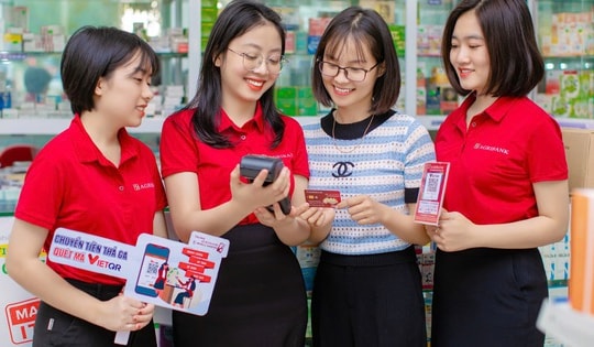 Thẻ Lộc Việt Agribank – Giải pháp tài chính góp phần đẩy lùi tín dụng đen tại nông thôn