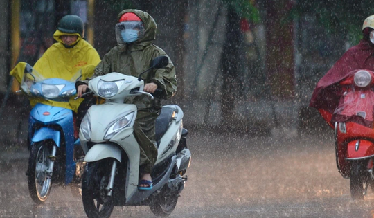 Đề nghị 21 tỉnh thành khẩn trương ứng phó với không khí lạnh, lốc sét và gió mạnh trên biển