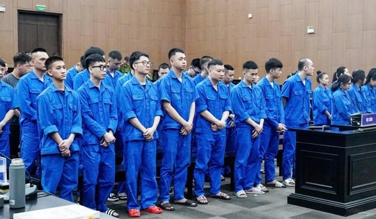 Cựu Phó chủ tịch phường 'bay lắc' xuyên đêm trong nhà nghỉ với nhân viên nữ bị đề nghị 6,5 năm tù