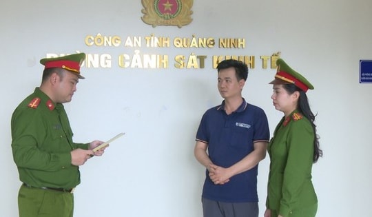 Bắt khẩn cấp 2 mẹ con sản xuất gần 1.000 lít 'dấm nếp ủ men từ gạo' từ hóa chất